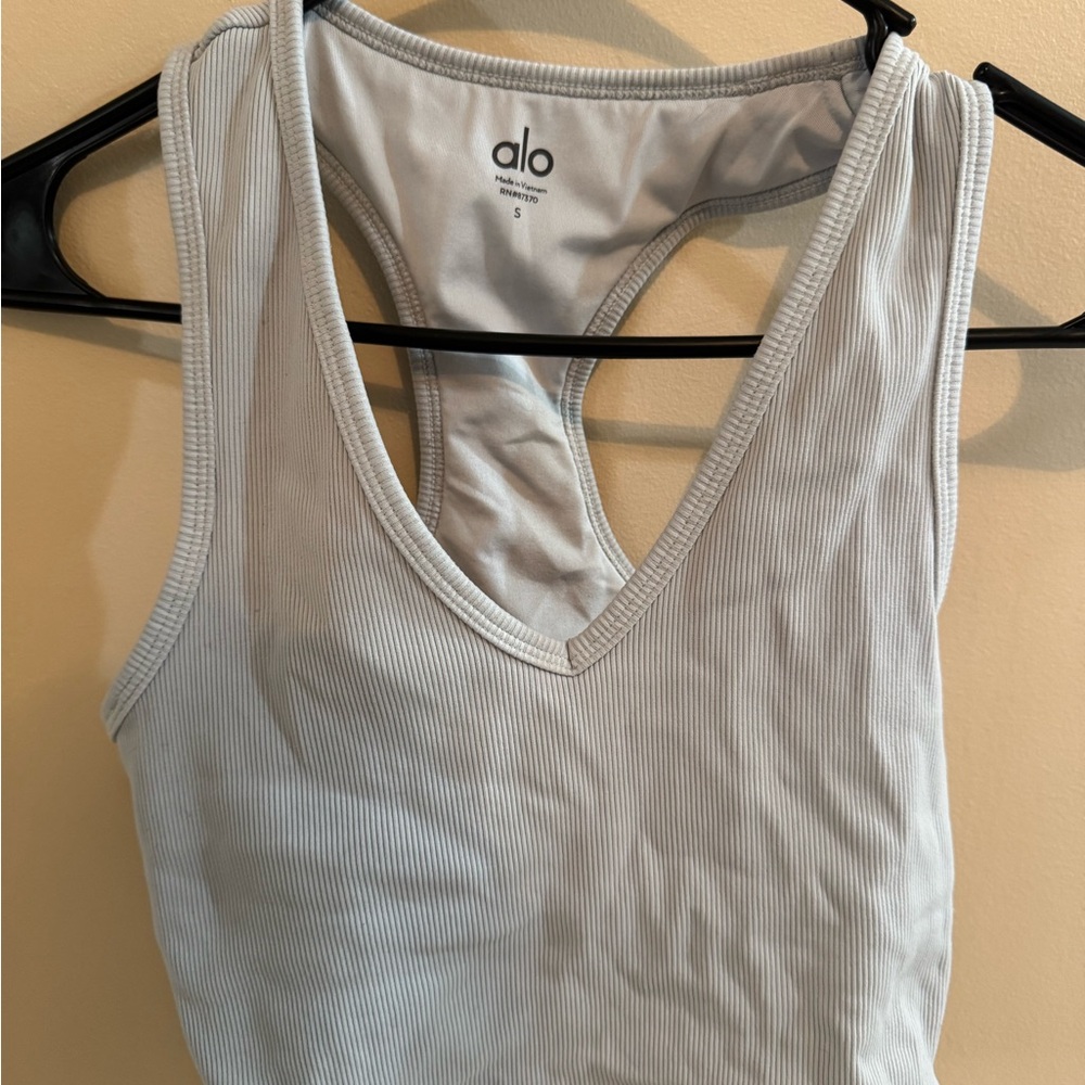 ALO Yoga Women's Light Gray Ribbed Tank Top